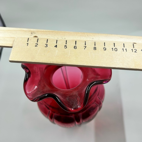 Fenton, Vase, Cranberry Glass. - Picture 7 of 7